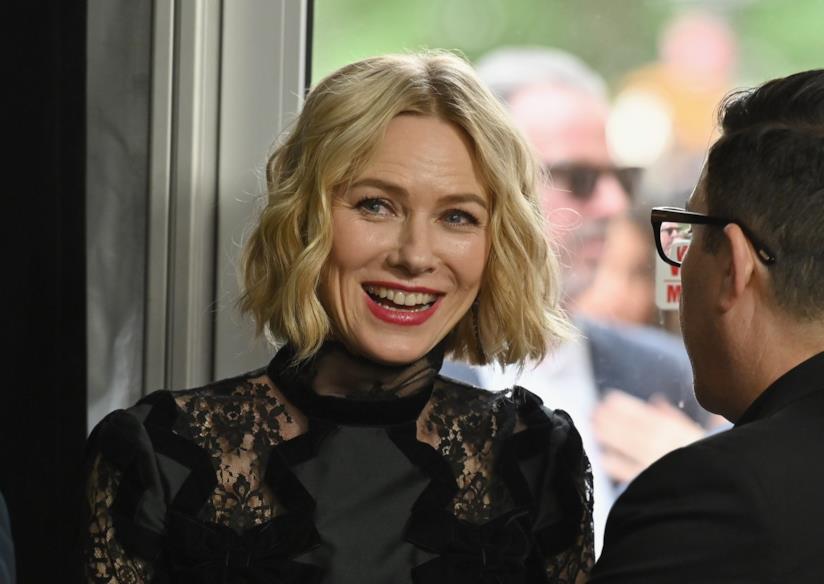 Naomi Watts rivela: avevo paura di far parte del prequel di Game of Thrones, ma non deluderà i fan Naomi Watts in un primo piano