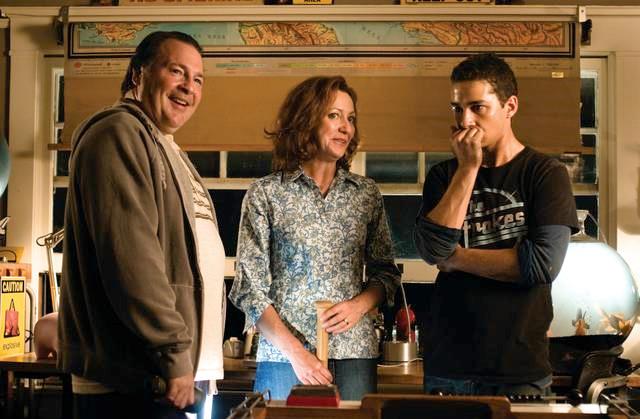 Kevin Dunn e Julie White interpretano i genitori di Sam Kevin Dunn e Julie White