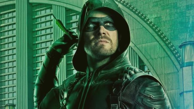 Arrow, la recensione della quinta stagione in Blu-ray Green Arrow nel poster della quinta stagione dello show