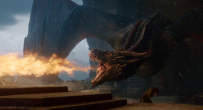 GoT: il copione dell'episodio 8x06 rivela perché Drogon ha bruciato il Trono di Spade Drogon brucia il Trono di Spade nell'episodio 8x06, The Iron Throne