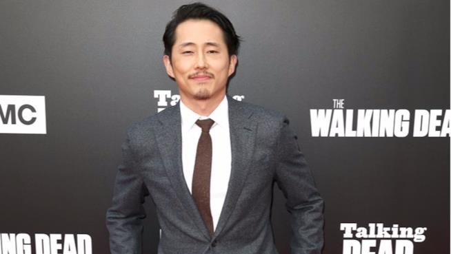 Steven Yeun si è sposato: al matrimonio c'erano i colleghi di The Walking Dead Steven Yeun ospite dello show Talking Dead