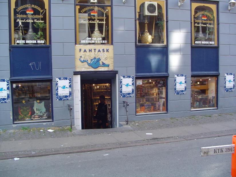 Fantask, a Copenaghen, è il negozio di fumetti più vecchio del mondo Foto dell'ingresso di Fantask, ripresa dalla strada prospiciente