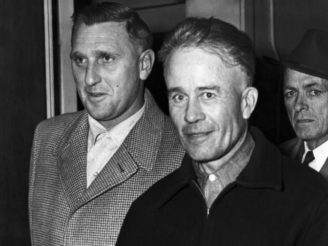 Ed Gein arrestato dalla polizia Ed Gein, l'uomo che ispirò Leatherface, fermato dai poliziotti