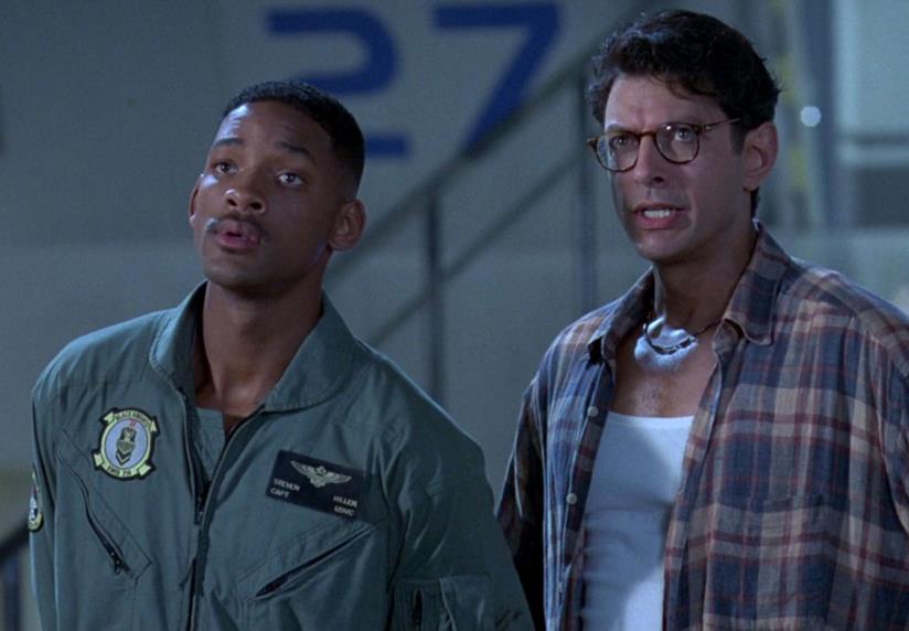 Independence Day, ecco perché il film di Roland Emmerich è un cult Will Smith e Jeff Goldblum in una scena di Independence Day