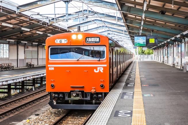 Giappone: treno parte con 25 secondi di anticipo, la società si scusa