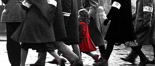 Leggere per non dimenticare: 10 libri per celebrare la Giornata della Memoria 2018 L'iconica scena di Schindler's List