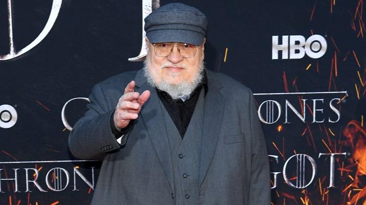 George R.R. Martin voleva girare GoT da un'altra prospettiva, ma HBO ha detto di no George R.R. Martin alla prima di Game of Thrones 8
