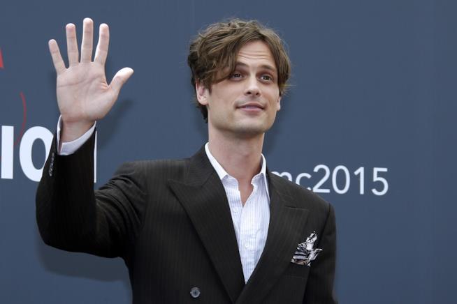 Matthew Gray Gubler ci racconta la sua follia Matthew Gray Gubler saluta i fan su un red carpet a Monaco