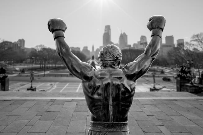 La statua di Rocky riapre al pubblico da aprile La statua di Rocky riapre al pubblico, e torna a vegliare sulle strade di Philadelphia