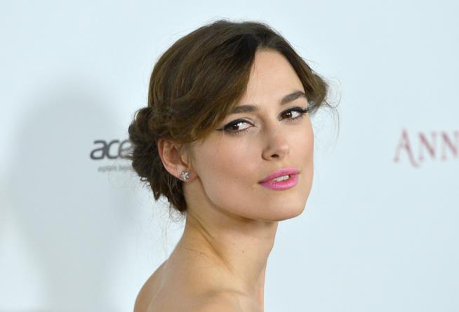 Dopo l'attacco, John Carney si scusa con Keira Knighley L'attrice Keira Knightley