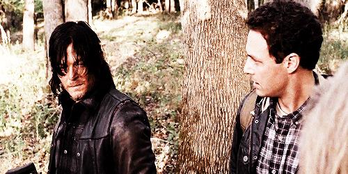 Aaron nel trailer di TWD 7 GIF di Aaron e Daryl