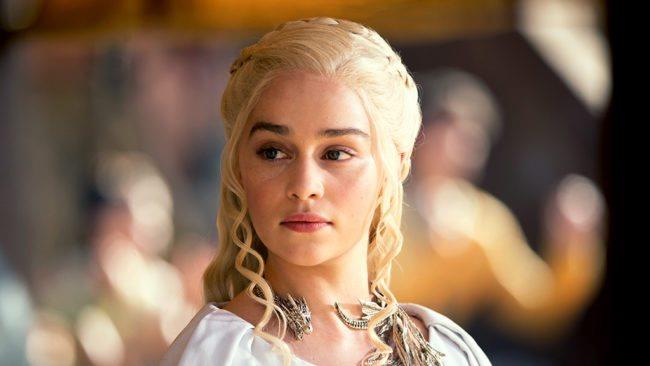 Hacker rubano numeri di telefono degli attori de Il Trono di Spade Emilia Clarke ne Il Trono di Spade