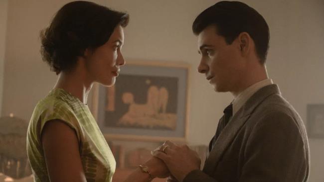 Gabrielle Haller e Charles Xavier Stephanie Corneliussen e Harry Lloyd in Legion