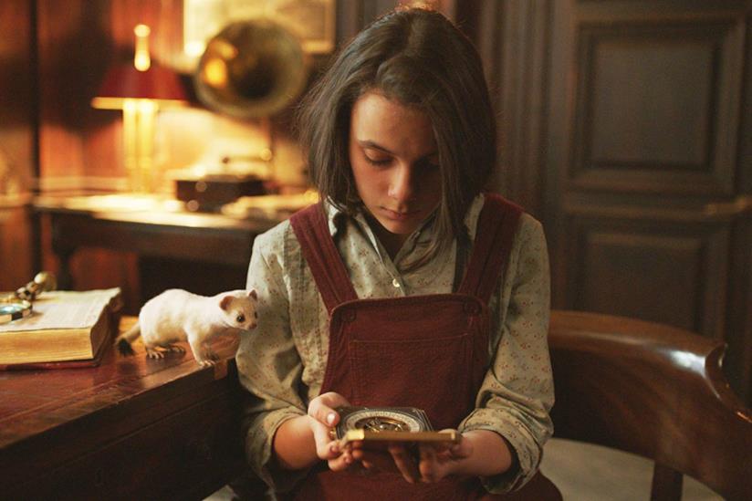 Tutte le novità su Queste oscure materie, la nuova serie fantasy targata HBO Queste oscure materie: Lyra col sue daimon