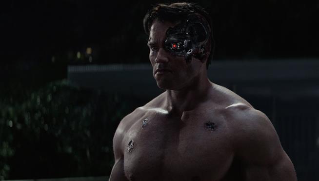 Il ringiovanimento digitale di Arnold Schwarzenegger in Terminator Genisys L'Arnold Schwarzenegger ringiovanito digitalmente nella scena di Terminator Genisys