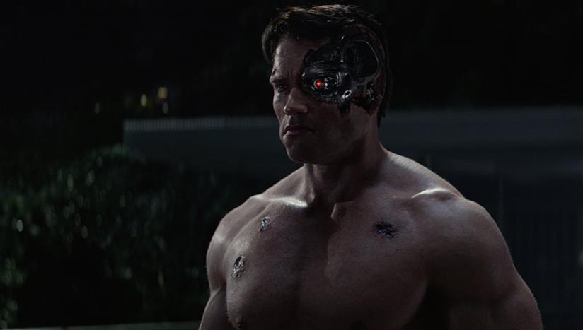 Il ringiovanimento digitale di Arnold Schwarzenegger in Terminator Genisys L'Arnold Schwarzenegger ringiovanito digitalmente nella scena di Terminator Genisys