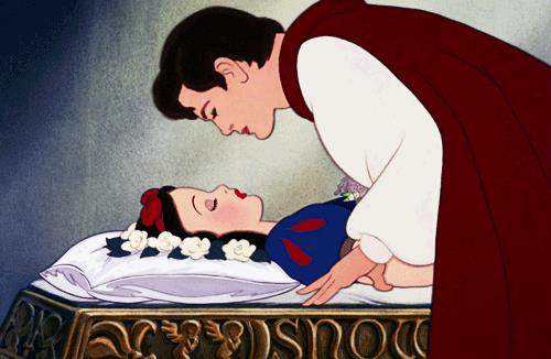 Biancaneve: 10 curiosità Una GIF di Biancaneve