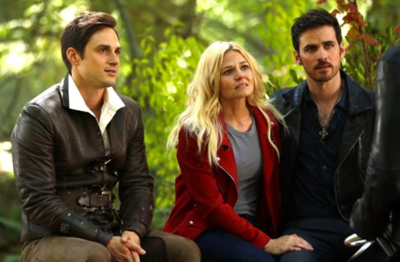 C'era una volta: la serie viene cancellata, non ci sarà un'altra stagione Emma, Henry e Uncino in un'immagine dalla settima stagione di C'era una volta