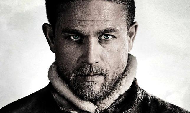 King Arthur - Il Potere della Spada, la recensione del nuovo film di Guy Ritchie Charlie Hunnam è Artù