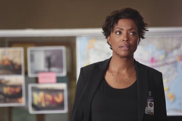 Ecco chi è il personaggio pronto a tornare in Criminal Minds 12 Aisha Tyler nei panni della Dottoressa Tara Lewis sul set di Criminal Minds