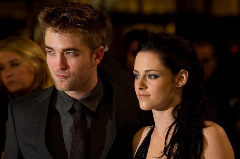 Kristen Stewart è contentissima di sapere Robert Pattinson nel suolo di Batman Robert Pattinson e Kristen Stewart