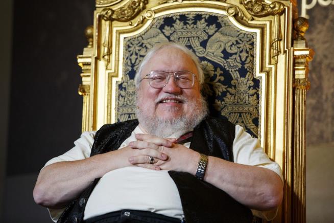Winds of Winter non uscirà nel 2018 George R. R. Martin siede su un trono
