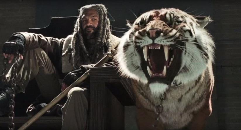 Shiva sarà una delle protagoniste di The Walking Dead 7: ecco come le hanno dato vita Ezekiele e la sua tigre Shiva in The Walking Dead 7