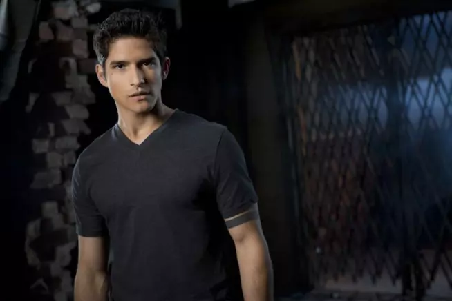 Tyler Posey tornerà nei panni di Scott McCall in Teen Wolf 5, la nuova stagione a febbraio in prima assoluta su FOX. Tyler Posey nei panni di Scott McCall in una immagine di Teen Wolf 5