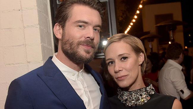 Charlie Weber e Liza Weil sono una coppia Charlie Weber e Liza Weil per Le Regole del Delitto Perfetto
