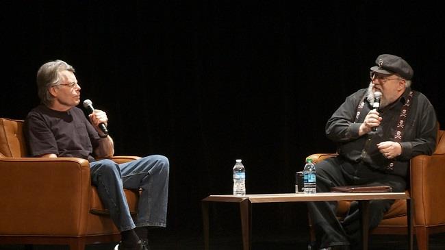 George R.R. Martin chiede a Stephen King come faccia a scrivere così velocemente George R.R. Martin intervista Stephen King