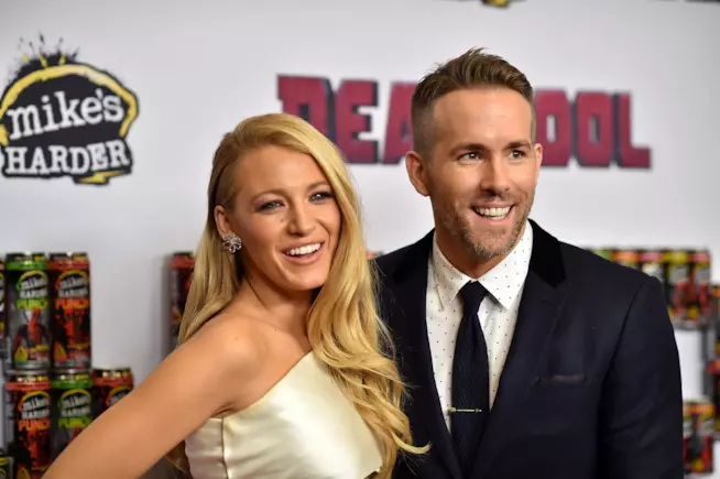 Ryan Reynolds ha ringraziato Blake Lively per averlo aiutato a sconfifggere l'ansia Primo piano di Blake Lively e Ryan Reynolds