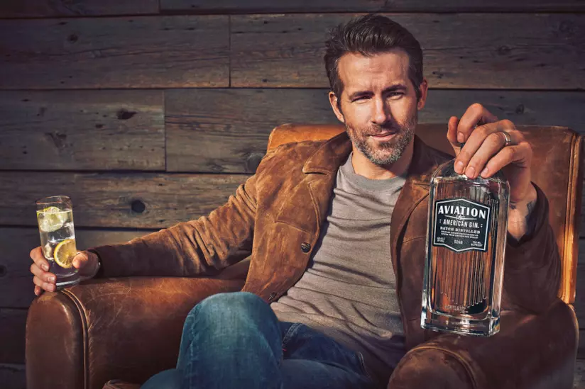 Ryan Reynolds e il gin da sbornia Foto pubblicitaria del brand di gin acquistato da Ryan Reynolds