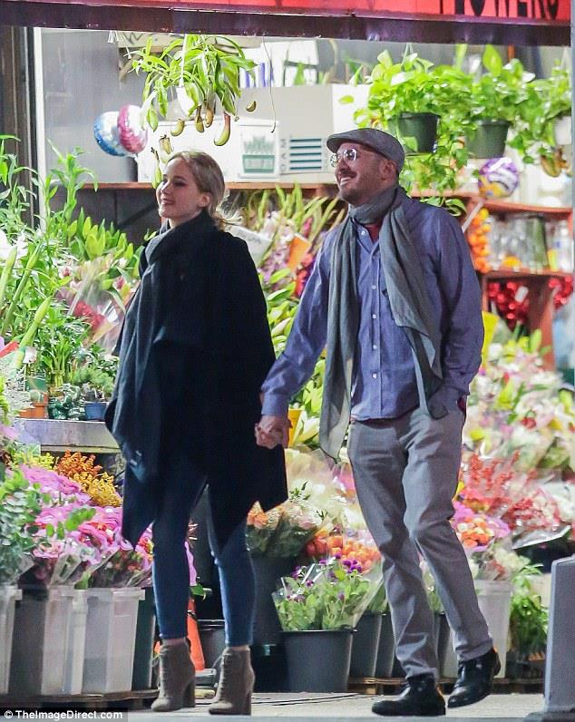 Jennifer Lawrence e Darren Aronofsky in giro per NY Jennifer Lawrence e Darren Aronofsky per le strade di New York
