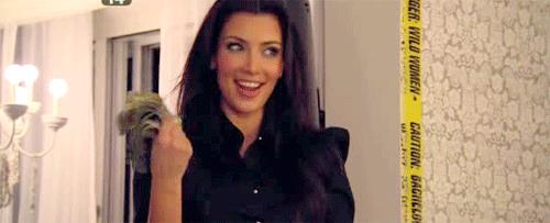 Kim Kardashian e il cuscino a forma di lato B Kim Kardashian e il cuscino lato B: flop o ennesima trovata di marketing?