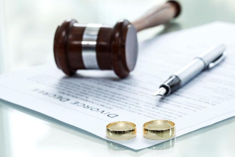 Fortnite e il gaming online hanno fatto aumentare i divorzi in Inghilterra Fortnite è la causa del 5% di casi di divorzio nel Regno Unito