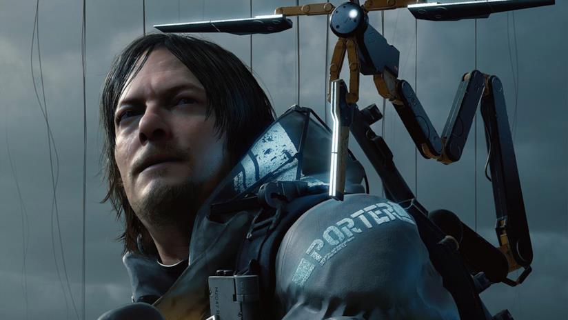 Il braccio chirale di Sam da Death Stranding è stato ricreato nella realtà Sam in compagnia del braccio meccanico in Death Stranding