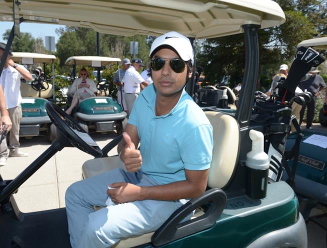 Kunal Nayyar è stato avvistato in Italia Kunal Nayyar avvistato in Italia con la moglie