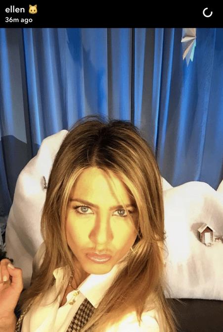 Jennifer Aniston fa la sua prima apparizione su Snapchat Il selfie postato su Snapchat da Jennifer Aniston