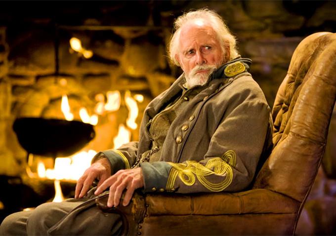 Bruce Dern torna a lavorare con Tarantino dopo The Hateful Eight Bruce Dern nei panni del generale Sanford Smithers in The Hateful Eight