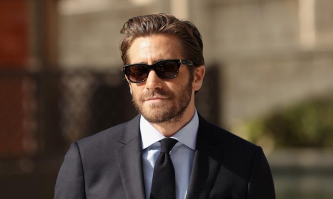 Jake Gyllenhaal sarà protagonista del film The Division tratto dal videogame Jake Gyllenhaal elegante durante un red carpet