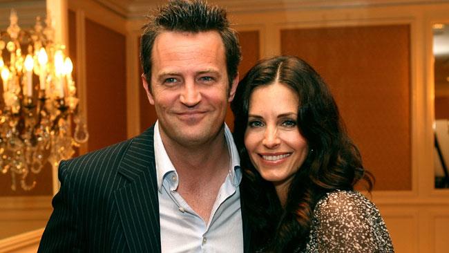 Courtney Fox e Matthew Perry starebbero insieme nella vita reale Courteney Cox e Matthew Perry di Friends