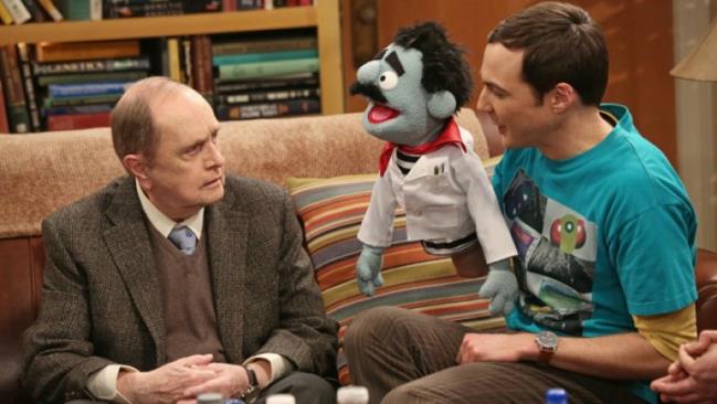 Il Professor Proton in compagnia del suo più grande fan, Sheldon Cooper Bob Newhart nella sua prima apparizione in The Big Bang Theory