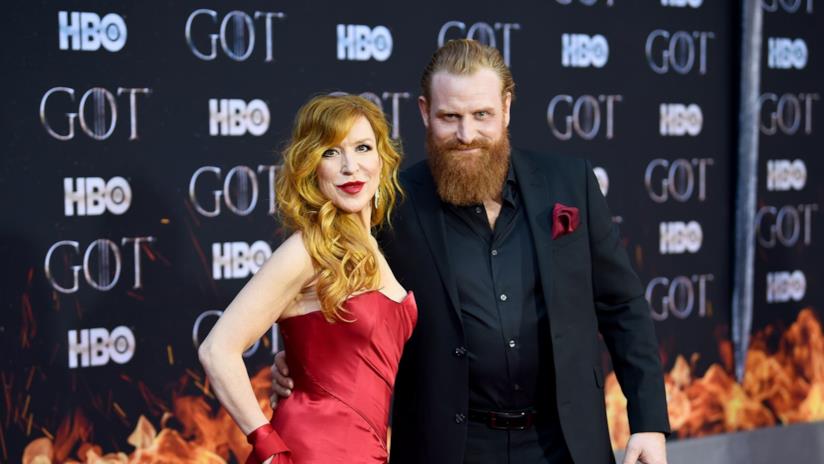 Kristofer Hivju produrrà la serie survival True Viking Kristofer Hivju e sua moglie