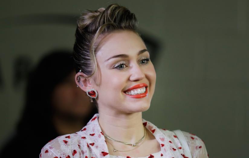 Black Mirror 5: ci sarà anche Miley Cyrus Miley Cyrus in primo piano