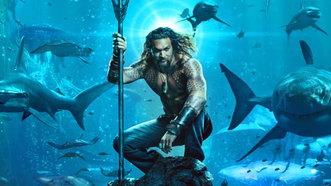 Aquaman: il primo poster ufficiale e nuovi dettagli sul film con Jason Momoa Jason Momoa è Aquaman