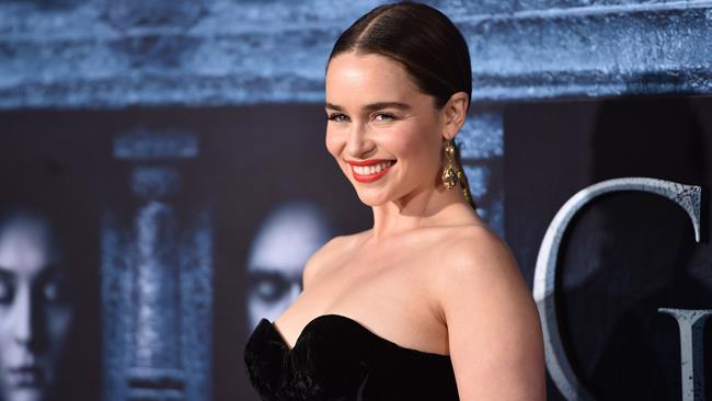 Emilia Clarke sogna di interpretare James Bond Emilia Clarke alla première di Game of Thrones