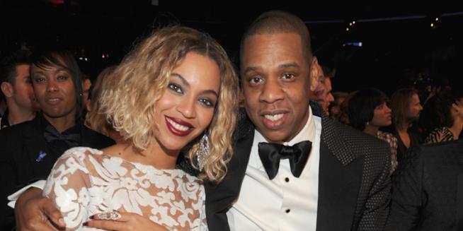 Beyoncé aspetta due gemelli da Jay Z Primo piano di Beyoncé e Jay Z