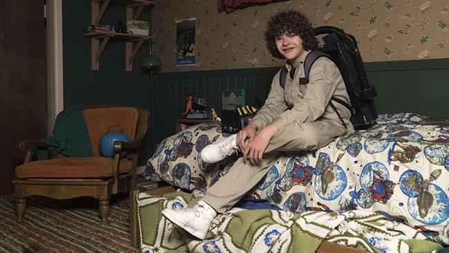 Le scarpe Ghostbusters per Stranger Things Dustin con il costume da Ghostbusters