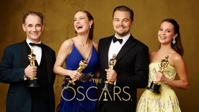 I presentatori degli Oscar 2017 Mark Rylance, Brie Larson, Leonardo DiCaprio e Alicia Vikander coi loro Oscar