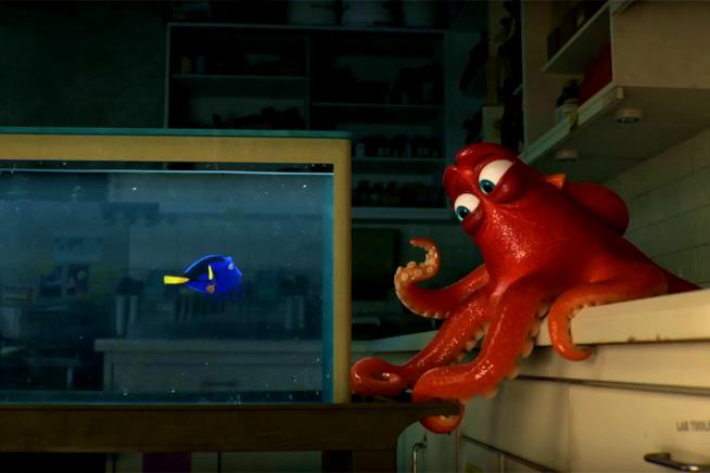 Alla Ricerca di Dory miglior esordio per un film animato in USA Dory e Hank in una scena di Alla Ricerca di Dory